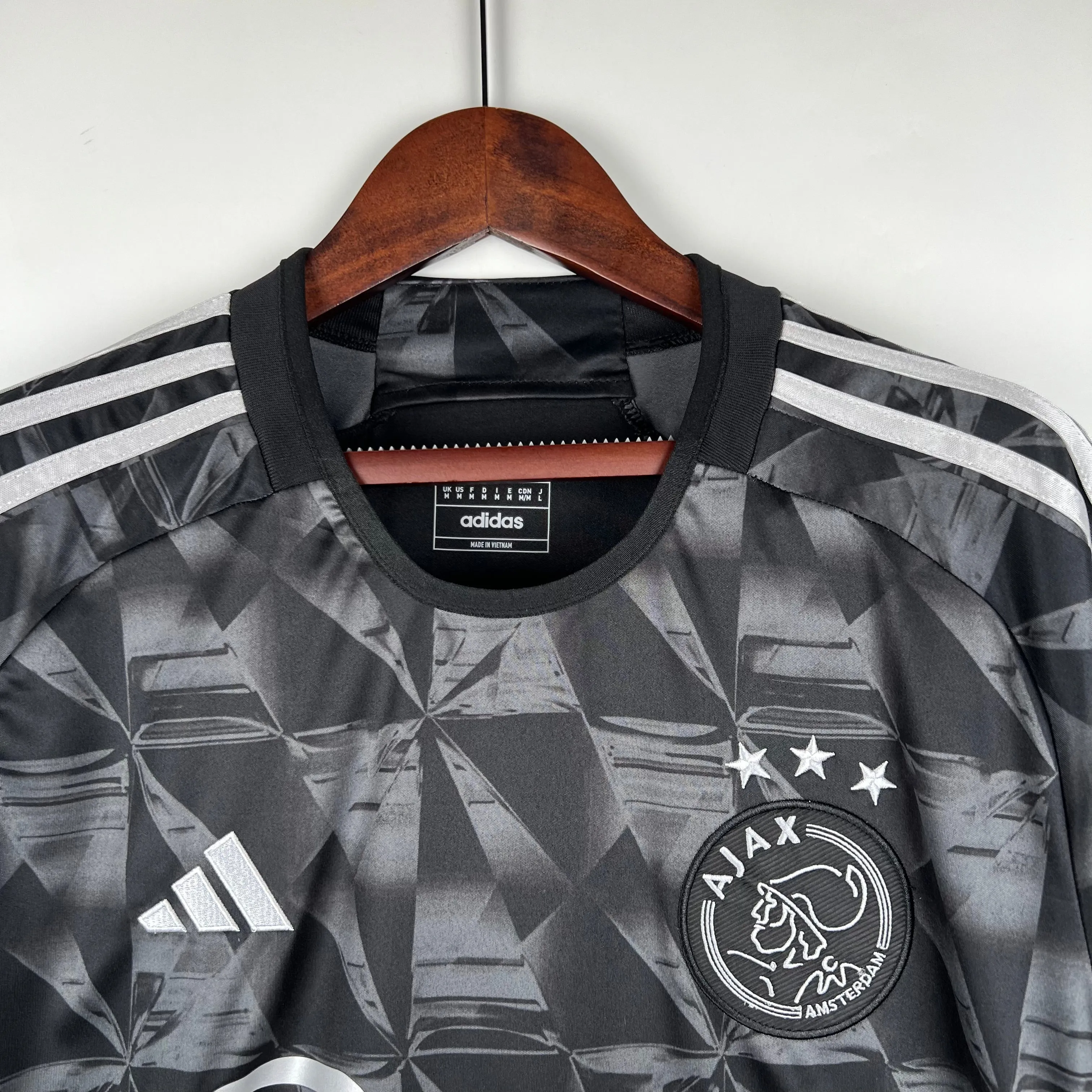 23/24 Ajax third away