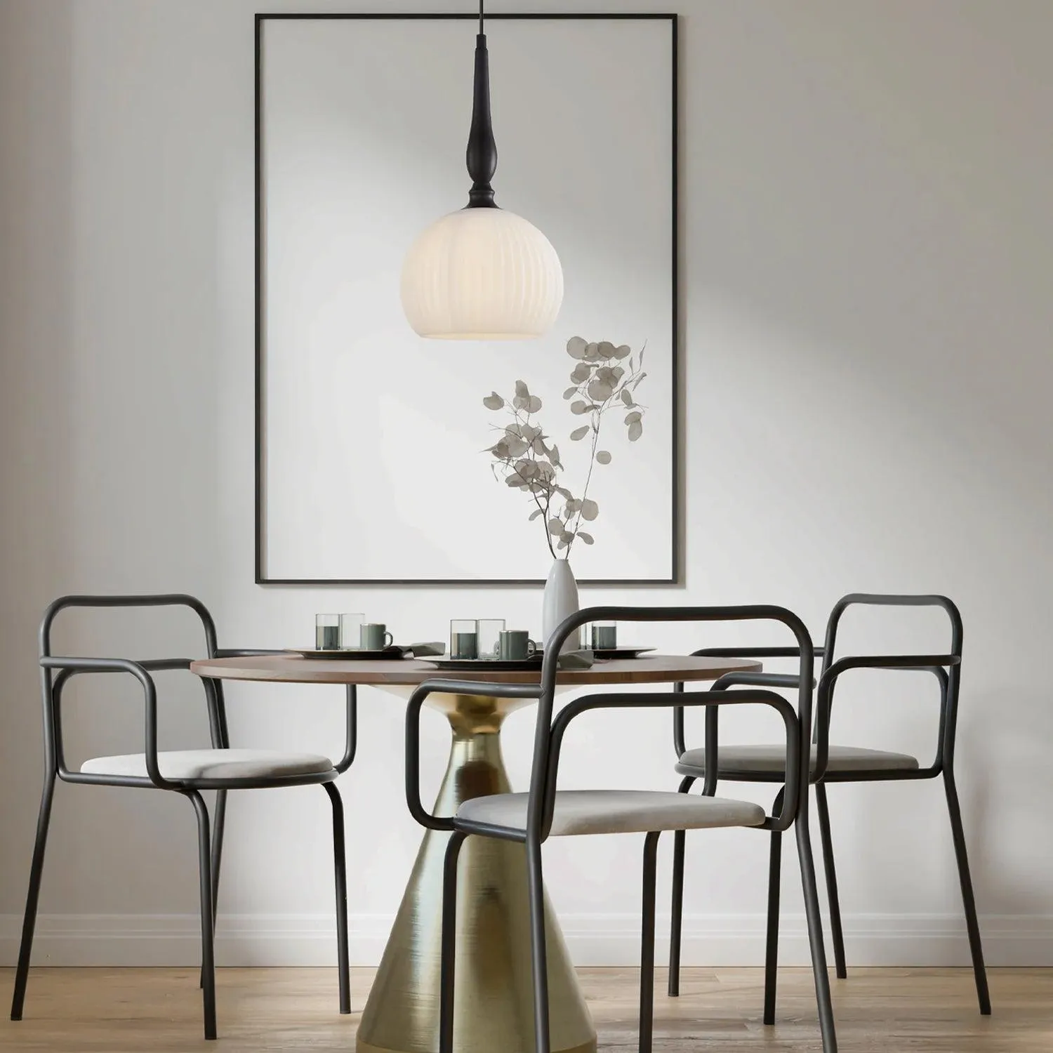 Caliz Pendant Light Small/Large in Black or Brass