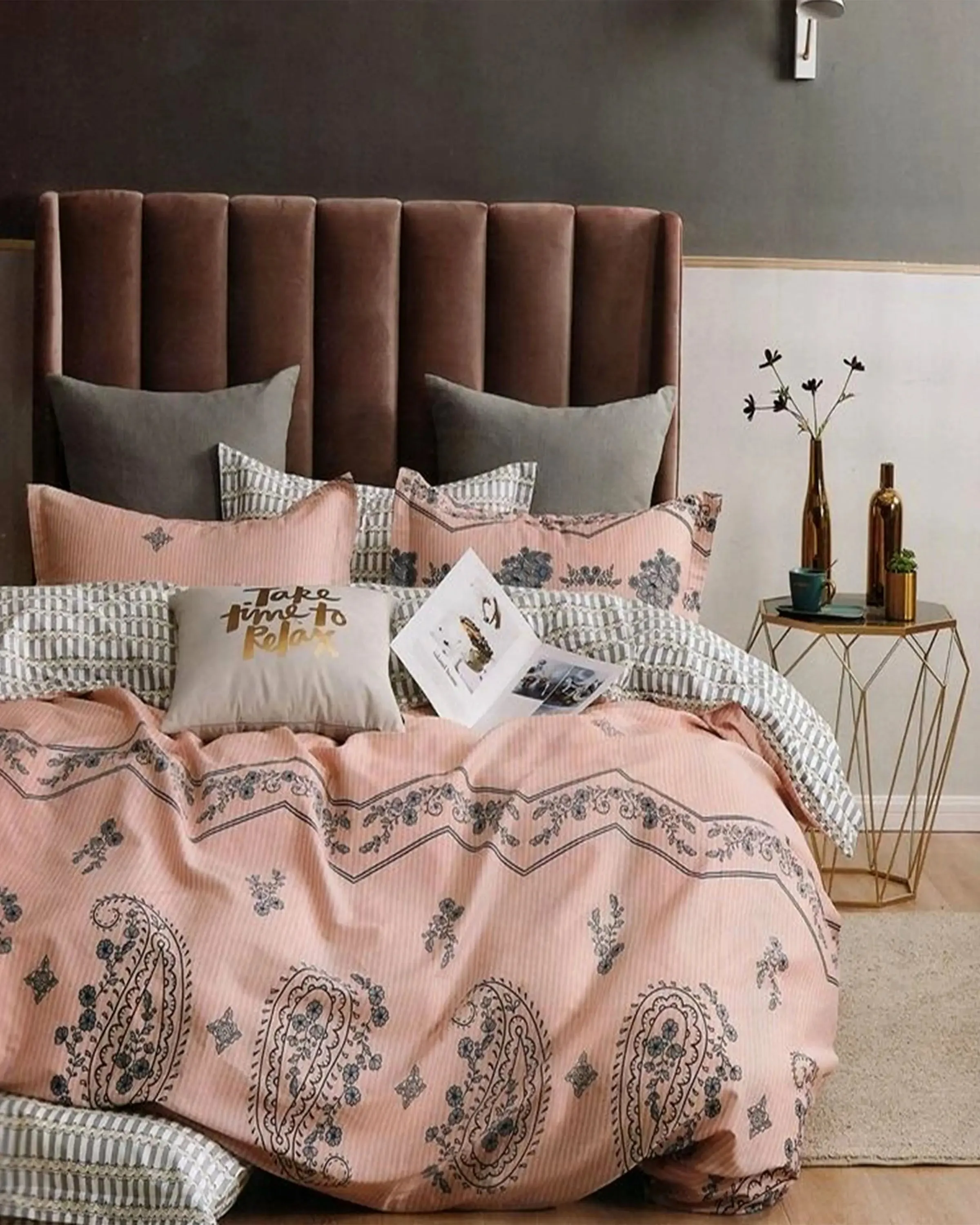 Hiob Pink Printed Bedsheet Set