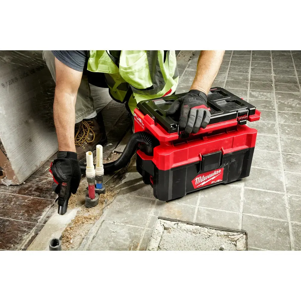 Milwaukee M18 FUEL PACKOUT 2.5 Gallon Wet/Dry Vacuum