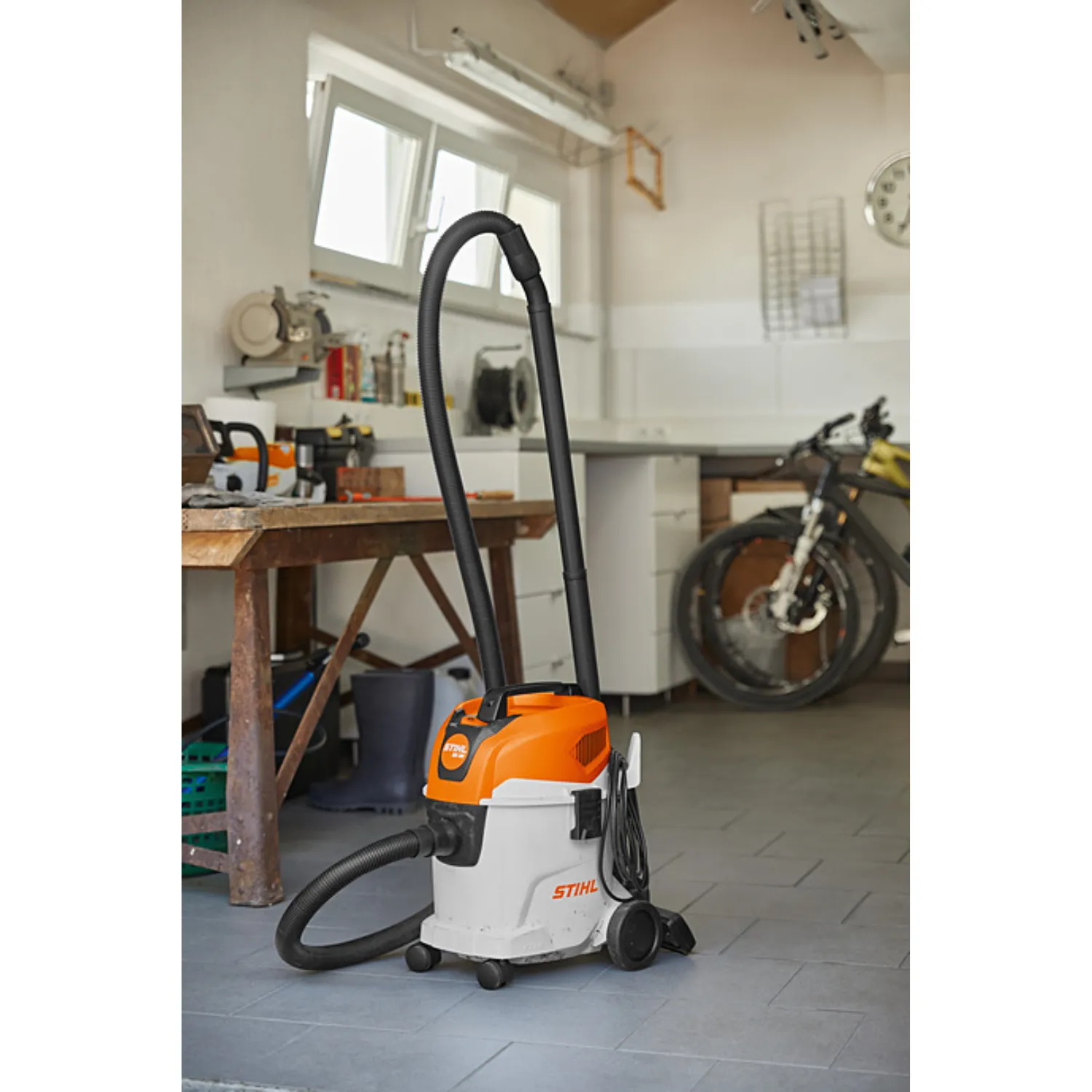 STIHL SE 33 Wet / Dry Corded Electric Vacuum