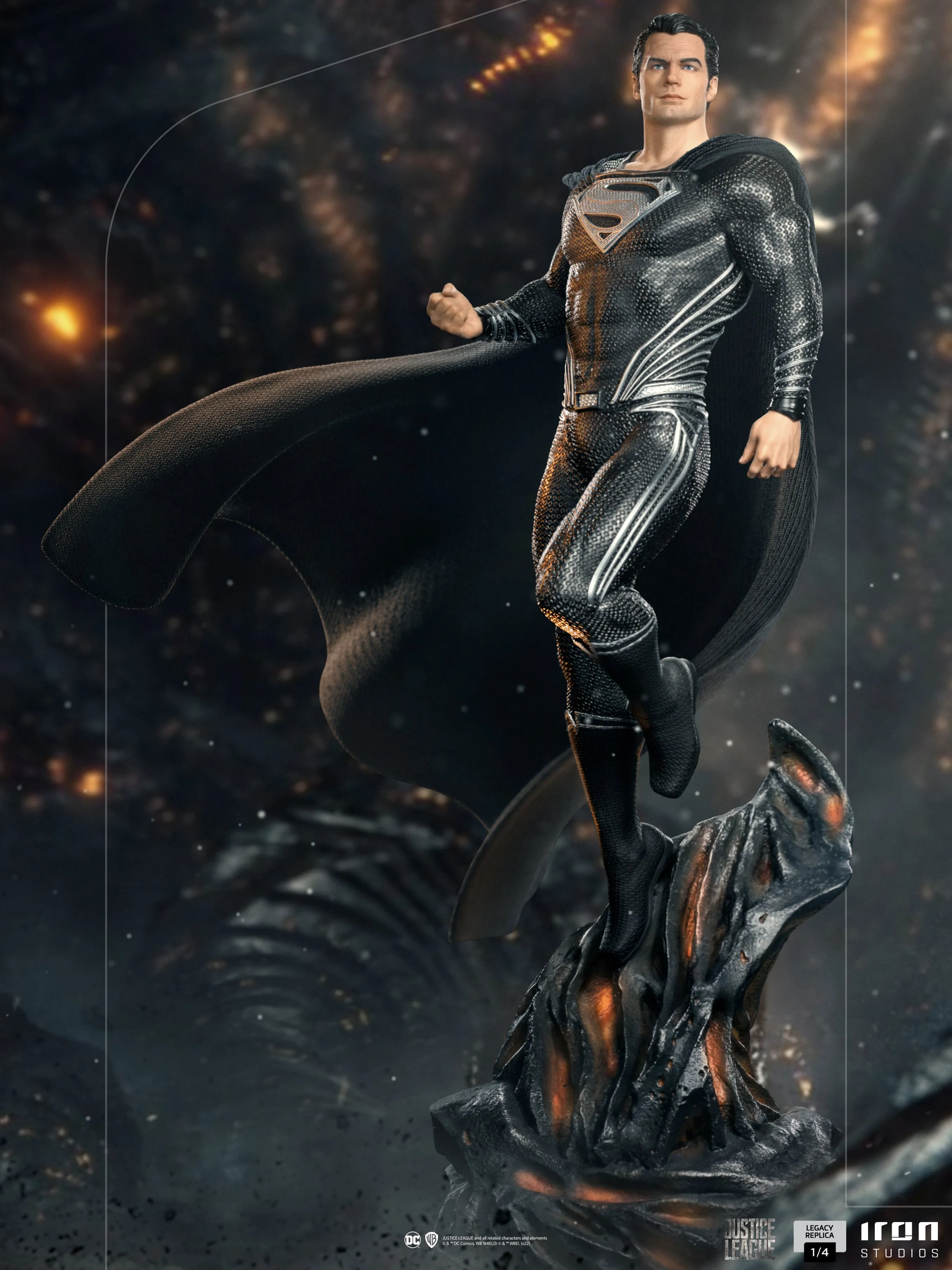 Superman Black Suit Legacy Replica 1/4